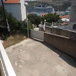 With Balcony Nike דירה דוברובניק