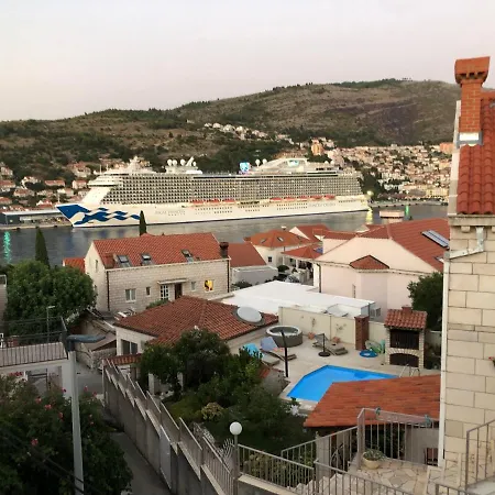 With Balcony Nike Διαμέρισμα