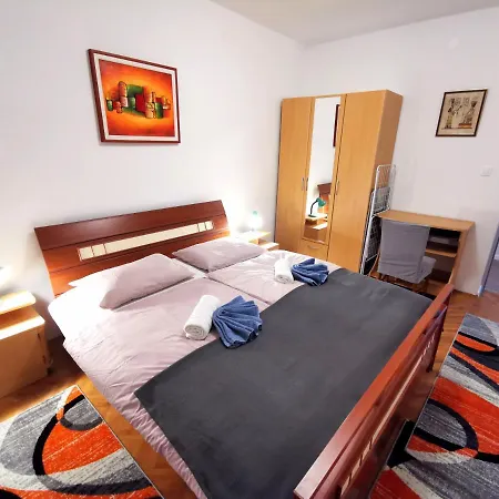 With Balcony Nike Апартаменты *