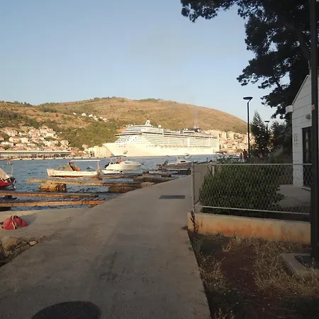 With Balcony Nike * Ντουμπρόβνικ