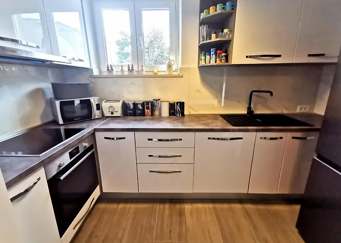 With Balcony Nike 두브로브니크