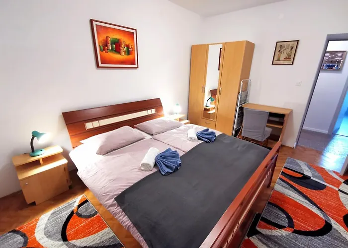 With Balcony Nike 아파트 *