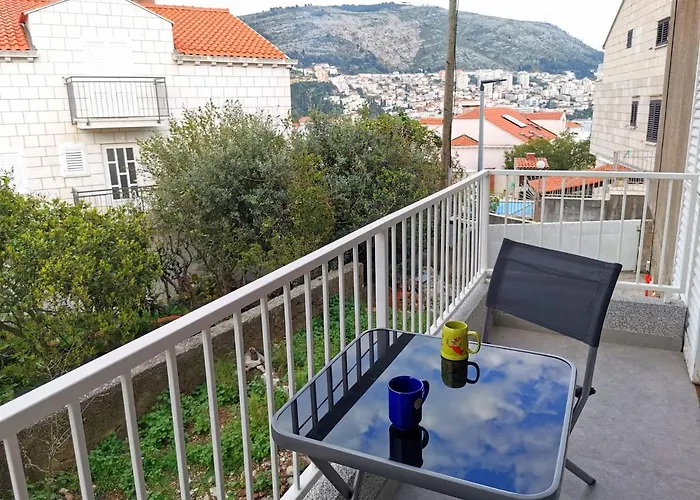 With Balcony Nike * 두브로브니크