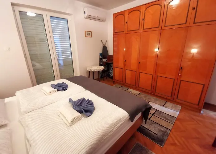 With Balcony Nike 아파트 *