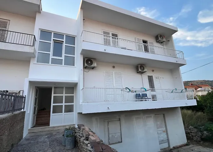 With Balcony Nike Dubrovnik