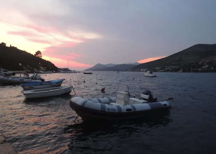 With Balcony Nike 아파트